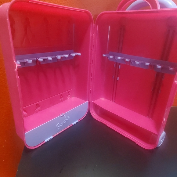 Barbie carrying case - Picture 2 of 4